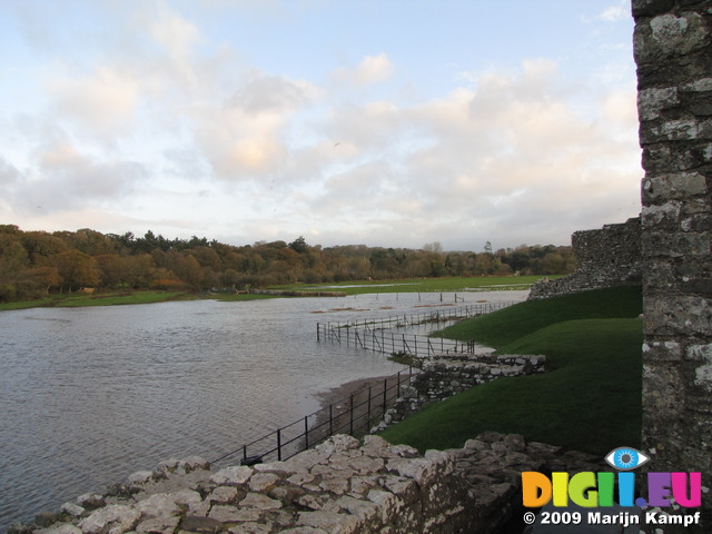 SX10427 High water at Ogmore Castle